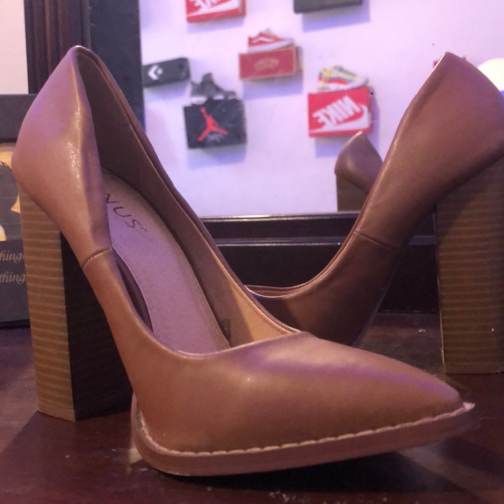 Venus heels